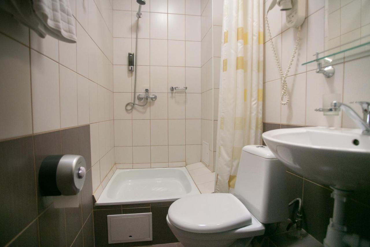 Molodezhnaya Hotel Brest Dış mekan fotoğraf