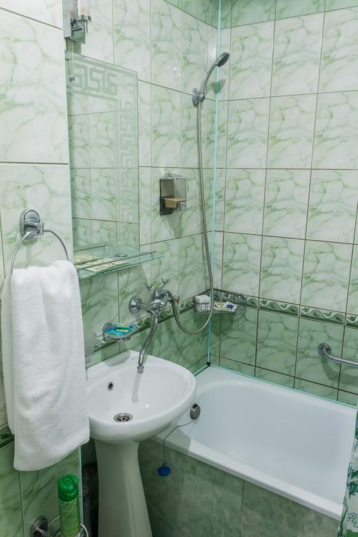 Molodezhnaya Hotel Brest Dış mekan fotoğraf